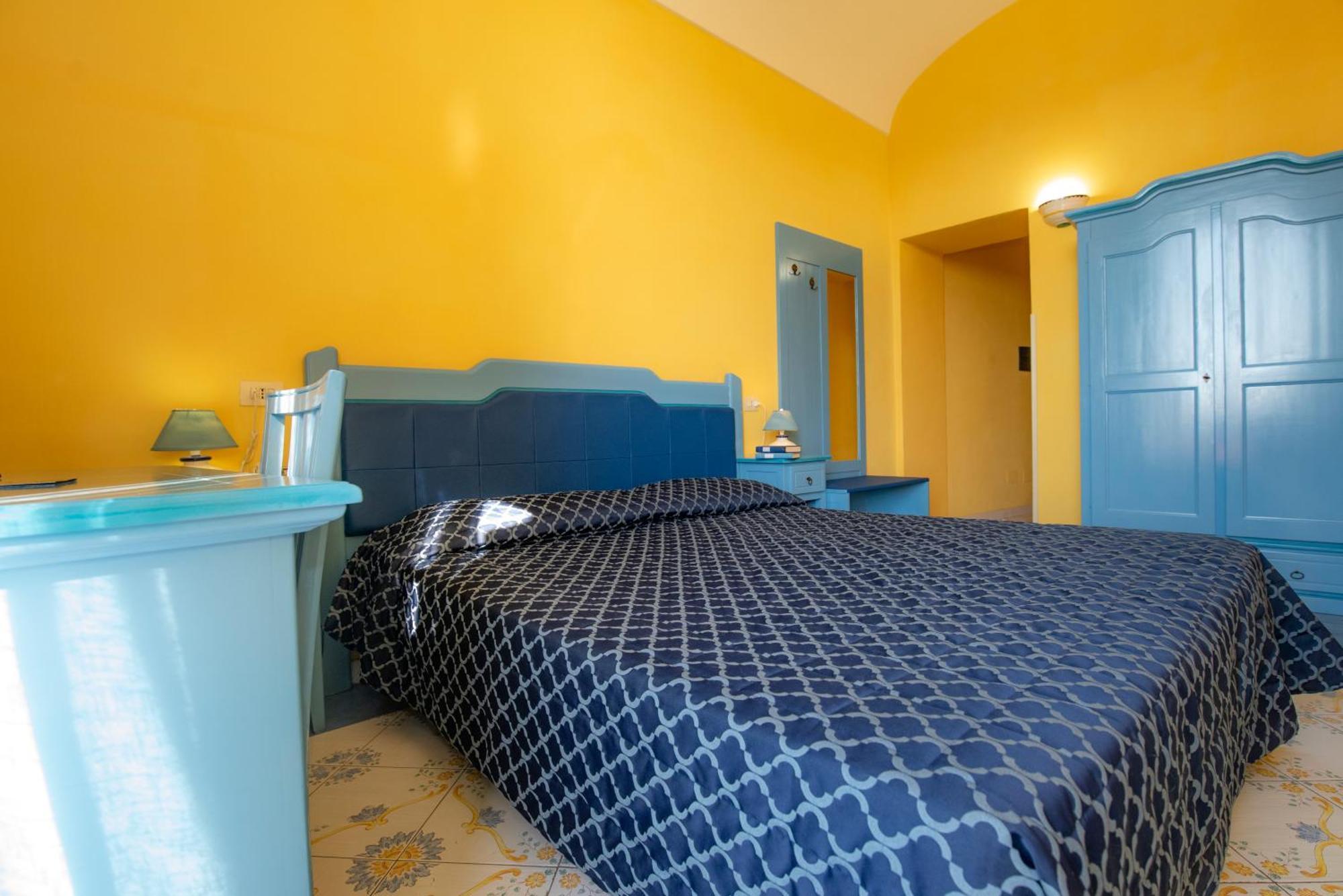 Hotel Savoia Procida Exterior foto